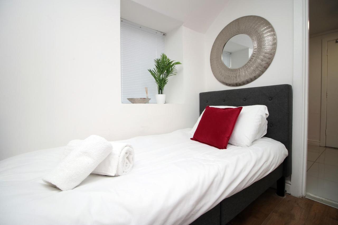 Lovely Studio Flat With Free Parking - Near To City Center Суонси Экстерьер фото