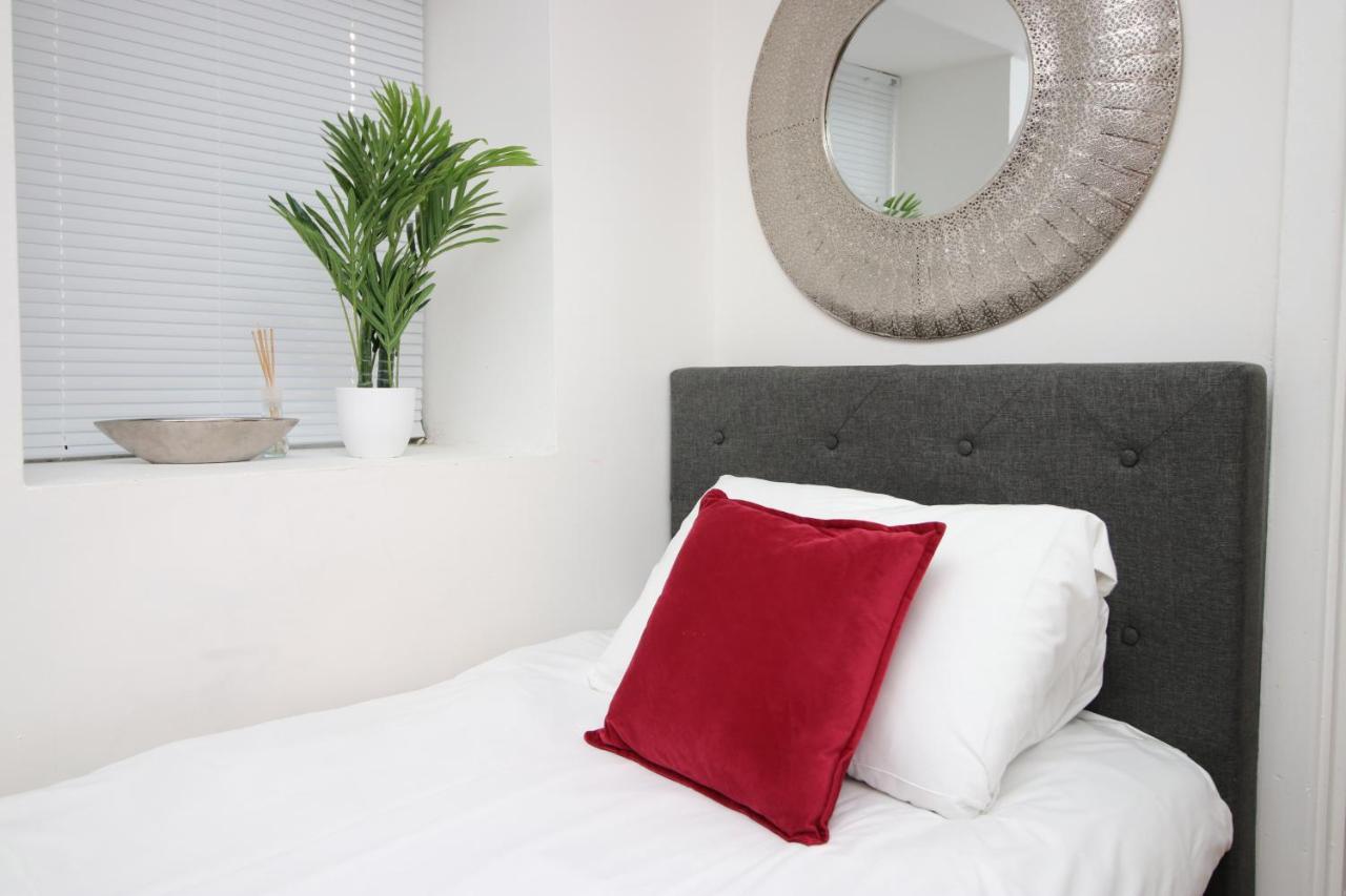Lovely Studio Flat With Free Parking - Near To City Center Суонси Экстерьер фото
