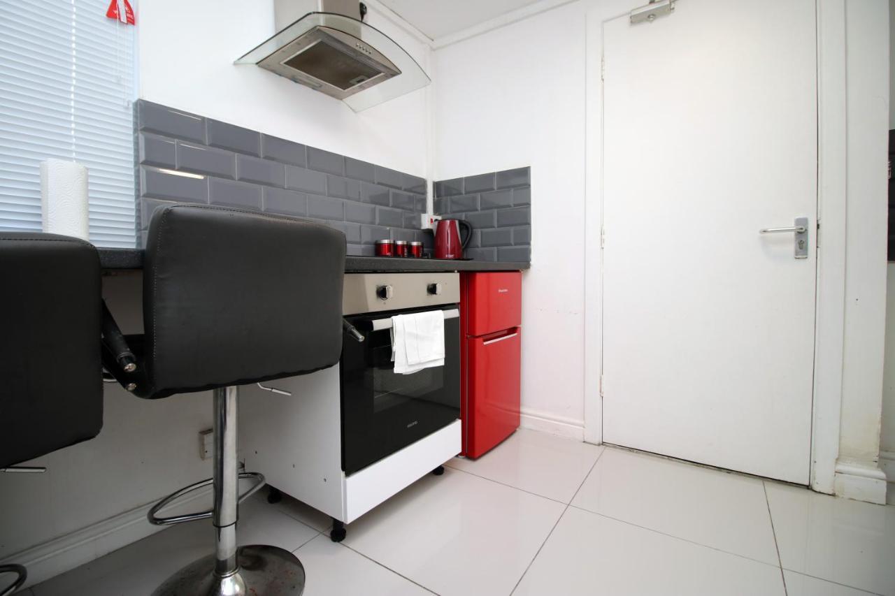 Lovely Studio Flat With Free Parking - Near To City Center Суонси Экстерьер фото